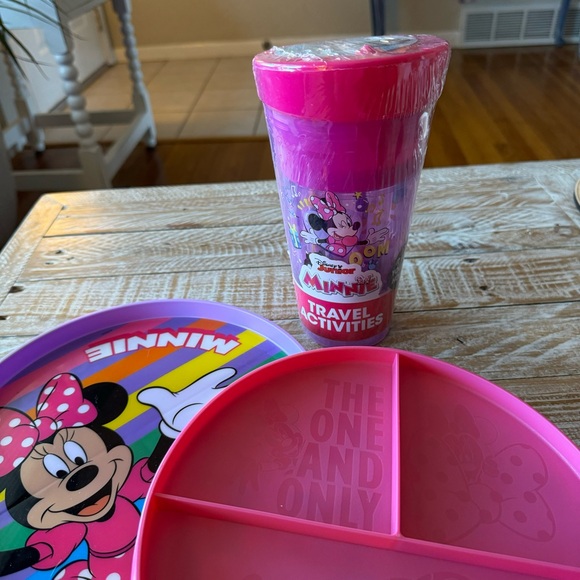 💖Minnie Mouse Plates & Travel Activity Cup💖 NWT - Picture 7 of 8